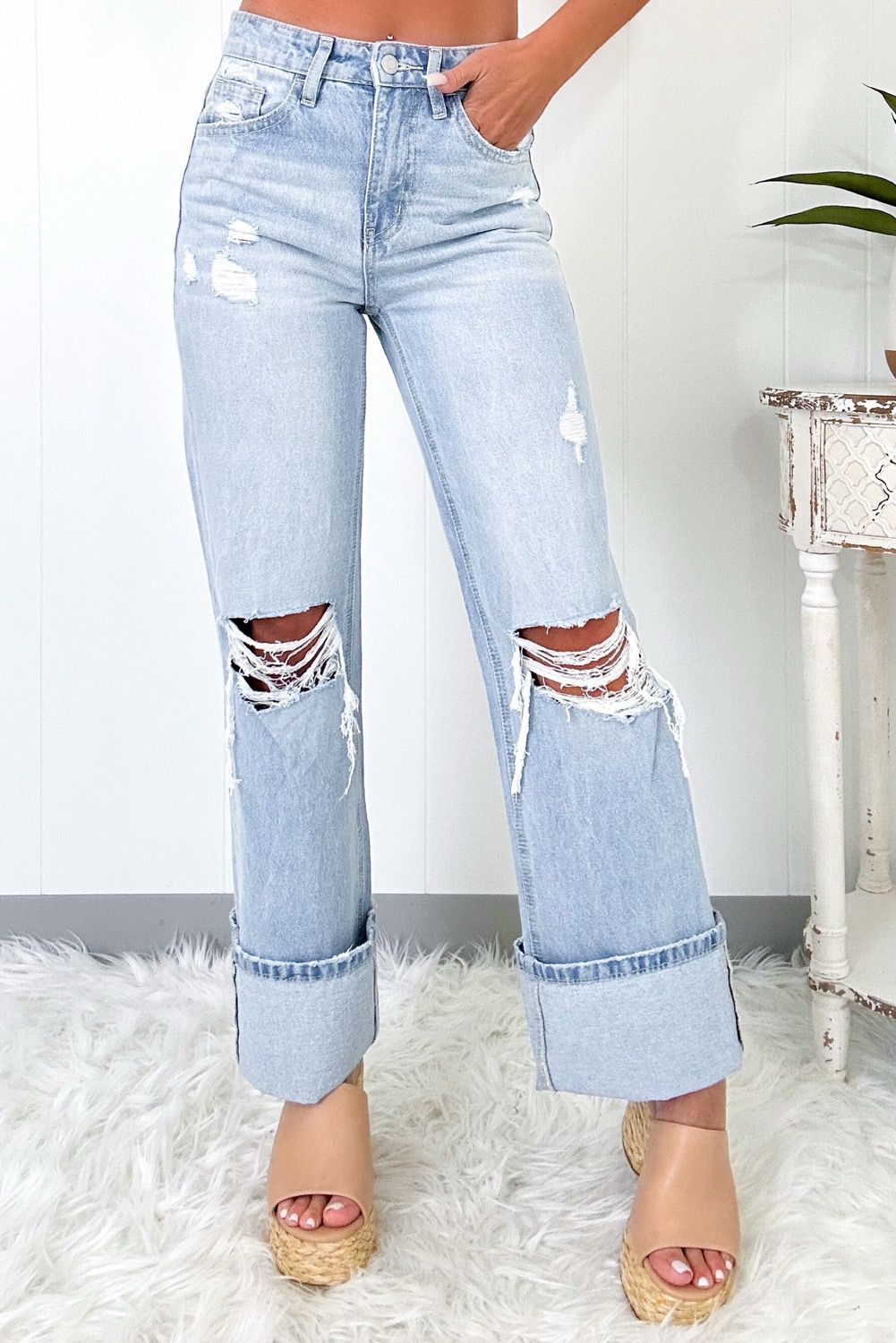 Distressed High Rise Jeans Pant